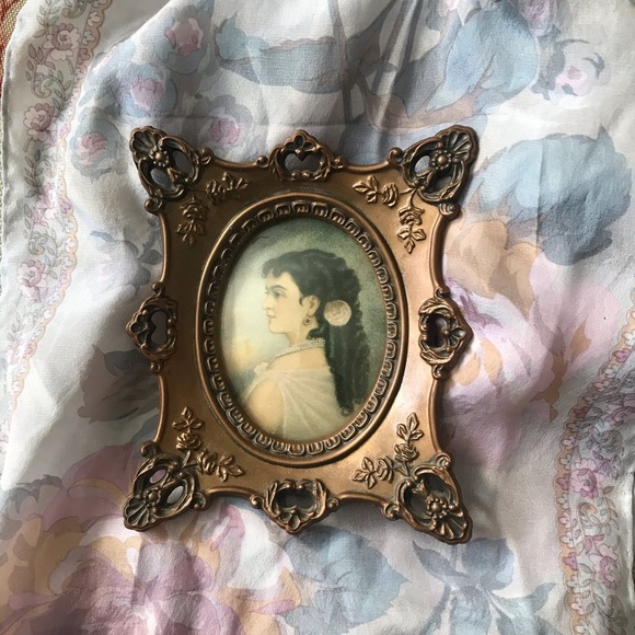 Vintage - A Cameo Creation - Ornate Frame - Mme. Adelina Patti - Picture 2 of 6